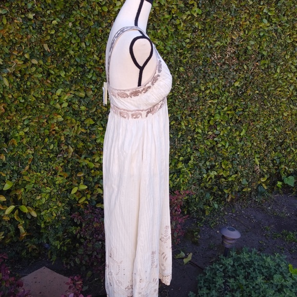 Somi Embroidered Maxi Dress - Picture 4 of 8